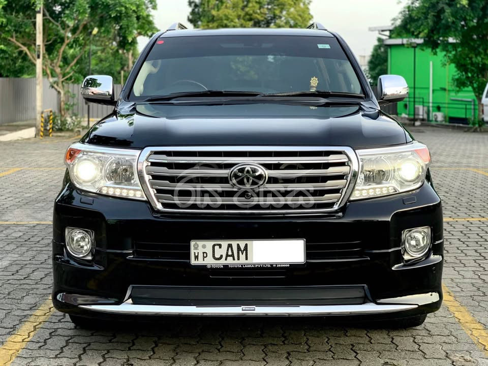 Toyota Land Cruiser V8 ZX for sale in Colombo 1