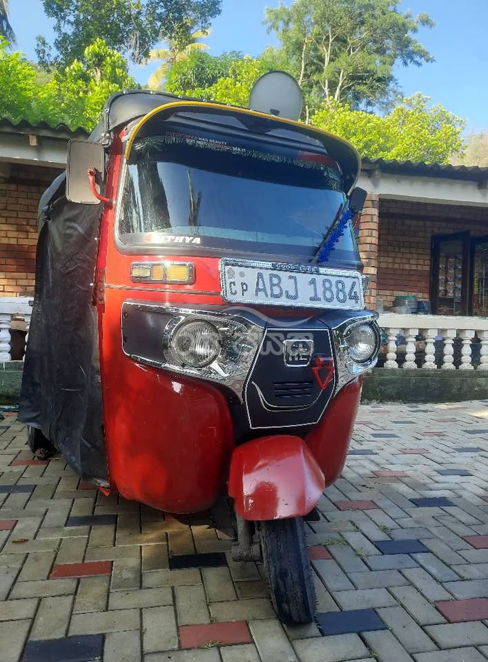 Bajaj RE for sale in Kandy