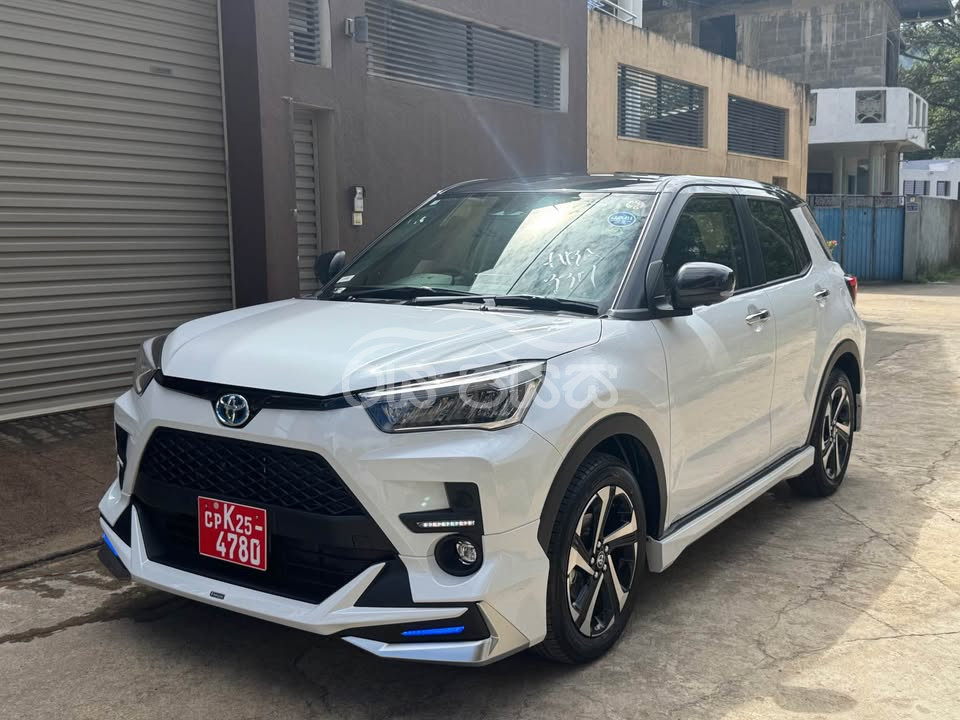 Toyota Raize Z Grade Hybrid 1200cc