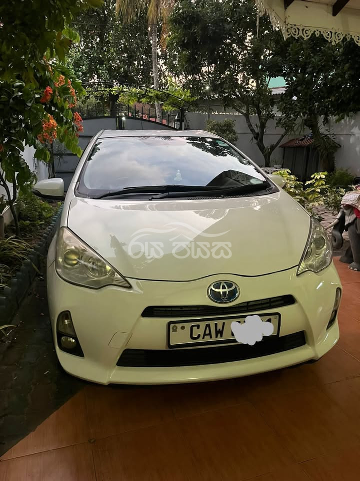 Toyota Aqua G Grade for sale in Kiribathgoda