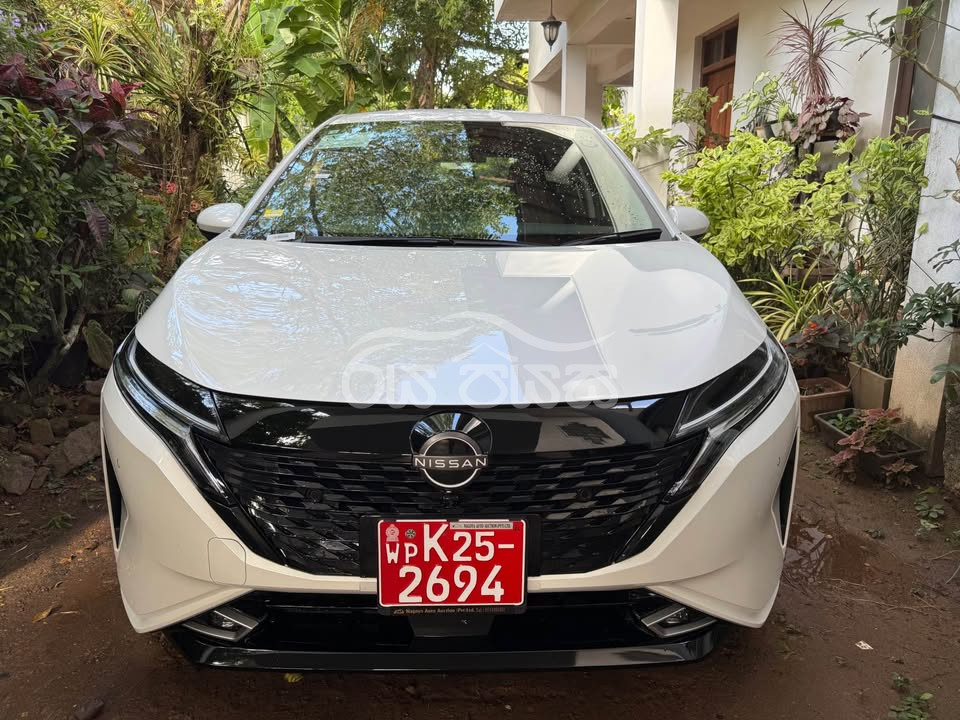 Nissan Aura G grade