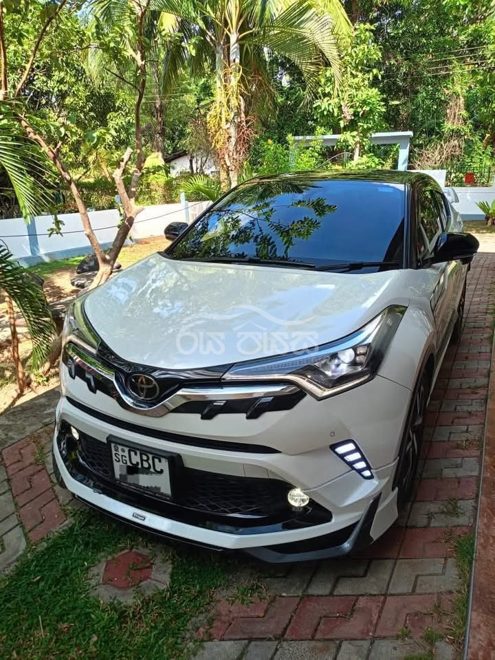 Toyota CHR NGX50