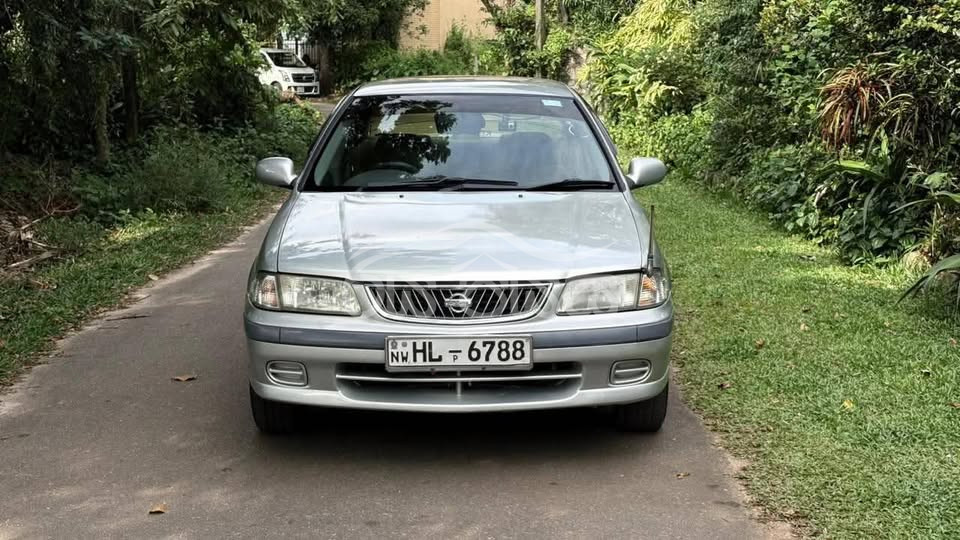 Nissan Sunny FB15 EX Saloon