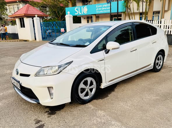 Toyota Prius S for sale in Matara